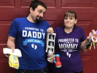 Mindy and Brice announcing their first pregnancy, 2021